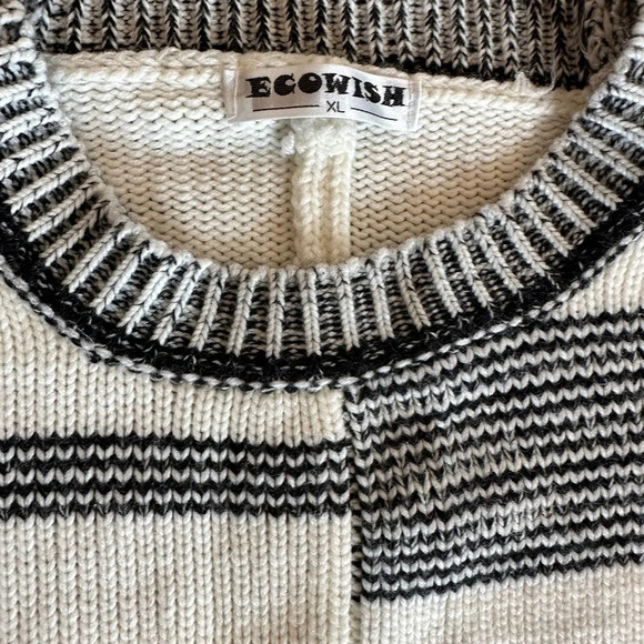 Ecowish Black and White Color Block Stripe Sweater XL - Picture 3 of 5